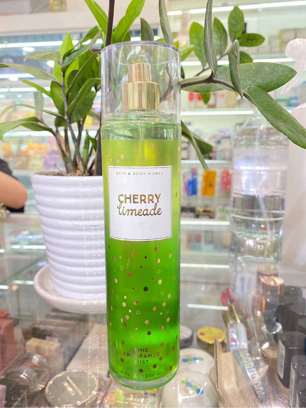 Xịt thơm Bath & Body Works 236ml