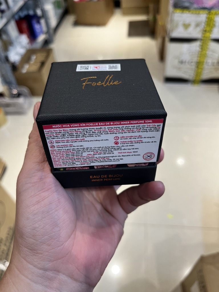Nước Hoa Vùng Kín Foellie 5ml