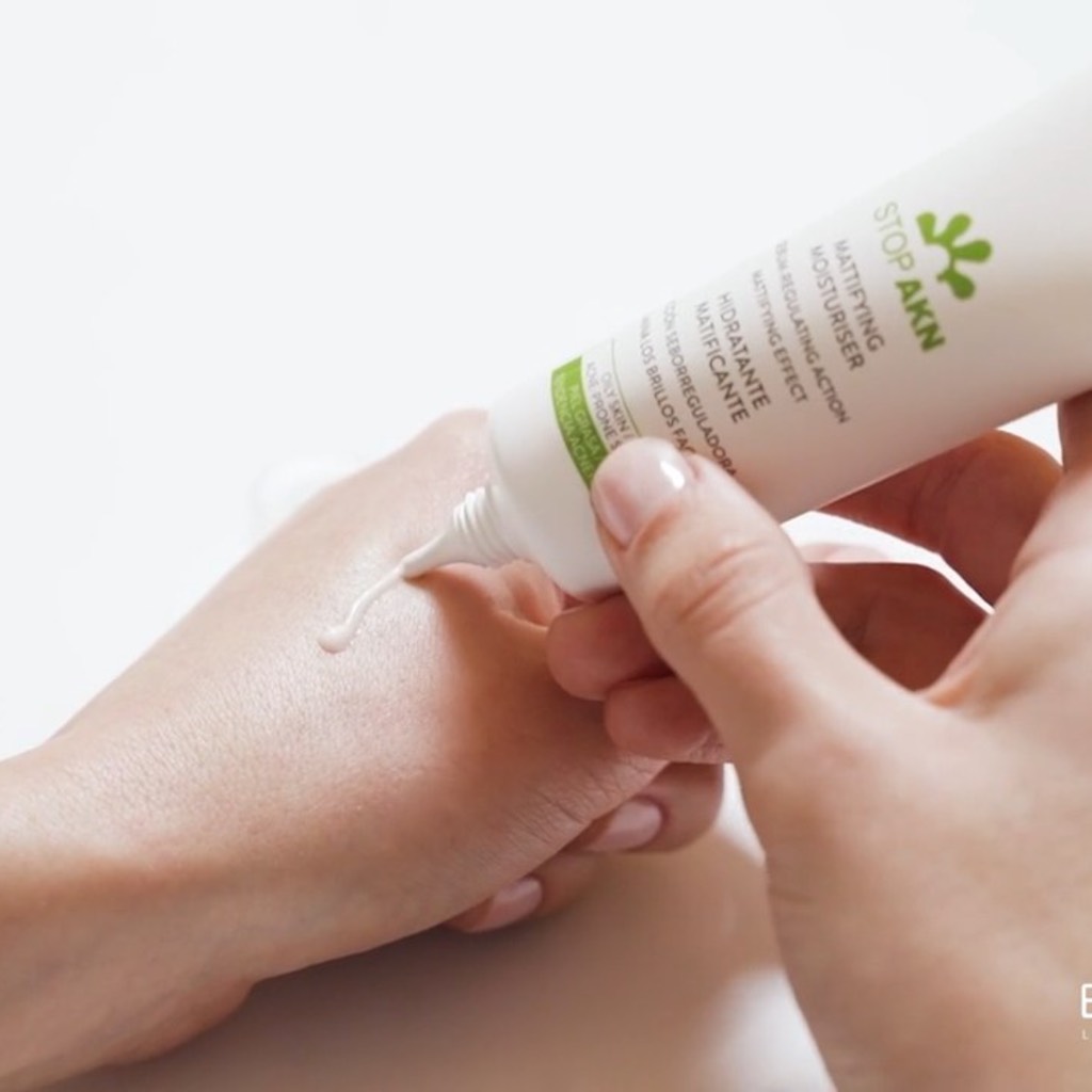 Kem Dưỡng BABE Stop AKN Mattifying Hidratante 50ml