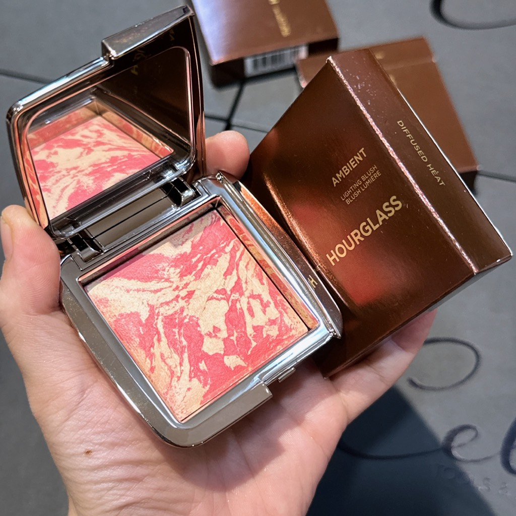 Má Hồng Hourglass Ambient