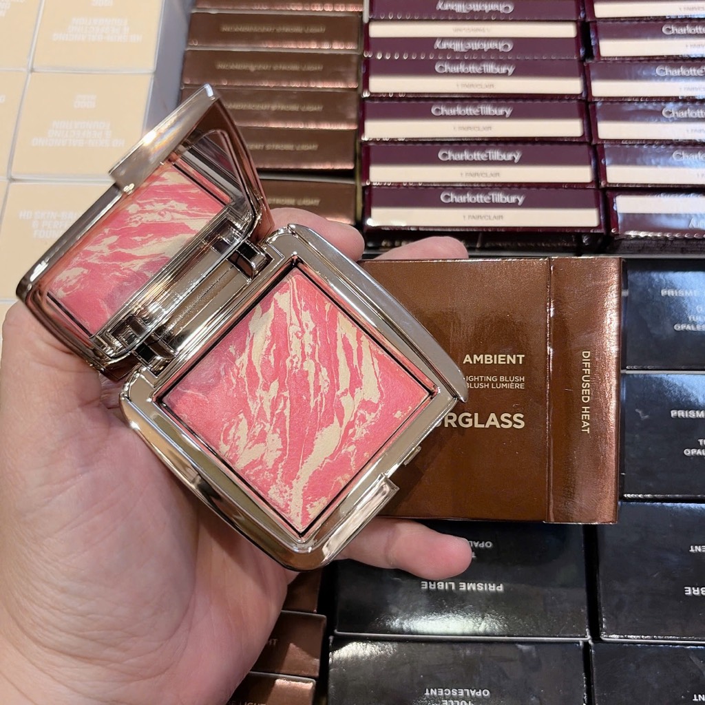 Má Hồng Hourglass Ambient
