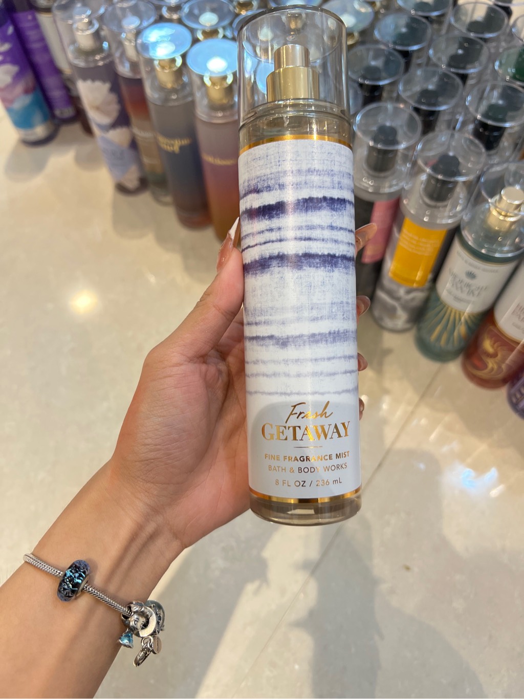 Xịt thơm Bath & Body Works 236ml