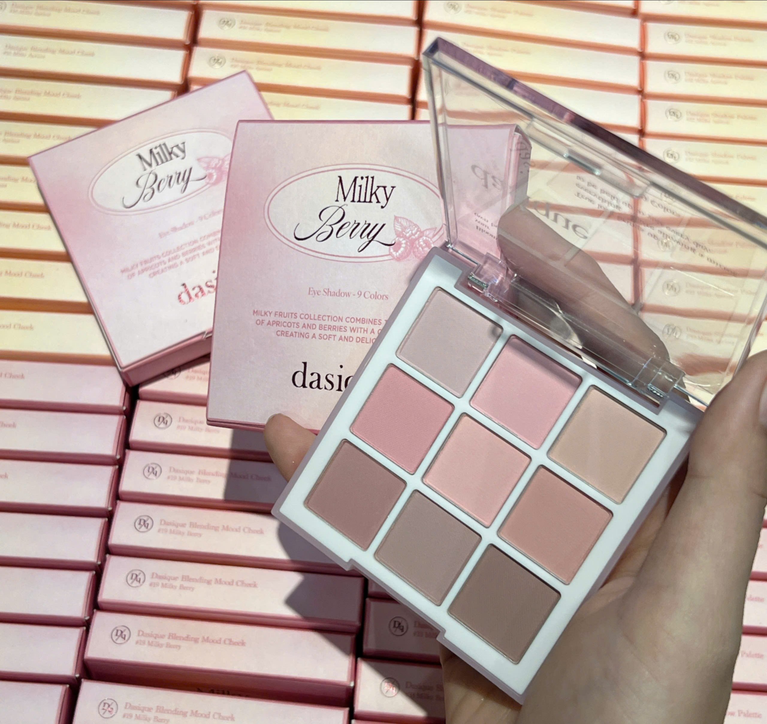 VAT - Bảng mắt Dasique 9 ô