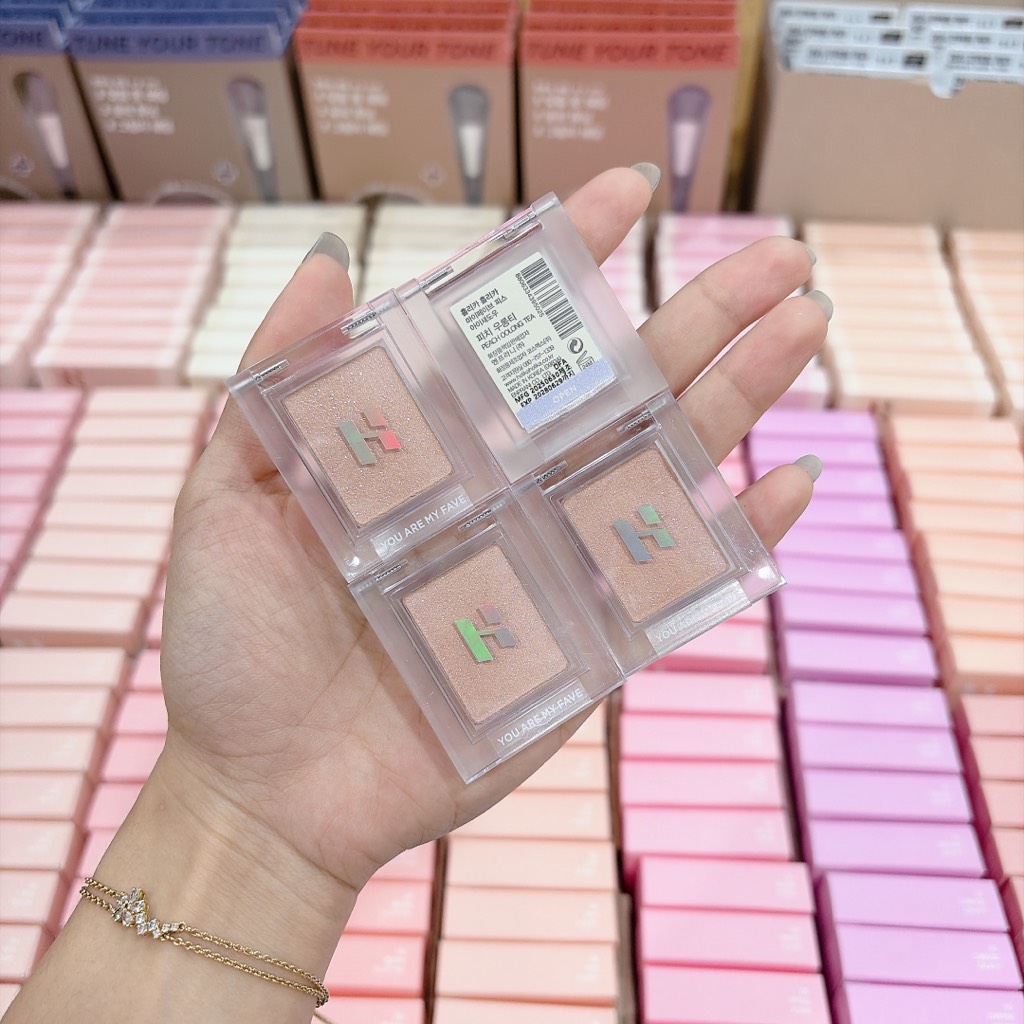 VAT - [ PEONYNK ] Phấn Mắt Nhũ HOLIKA HOLIKA You Are My Fave