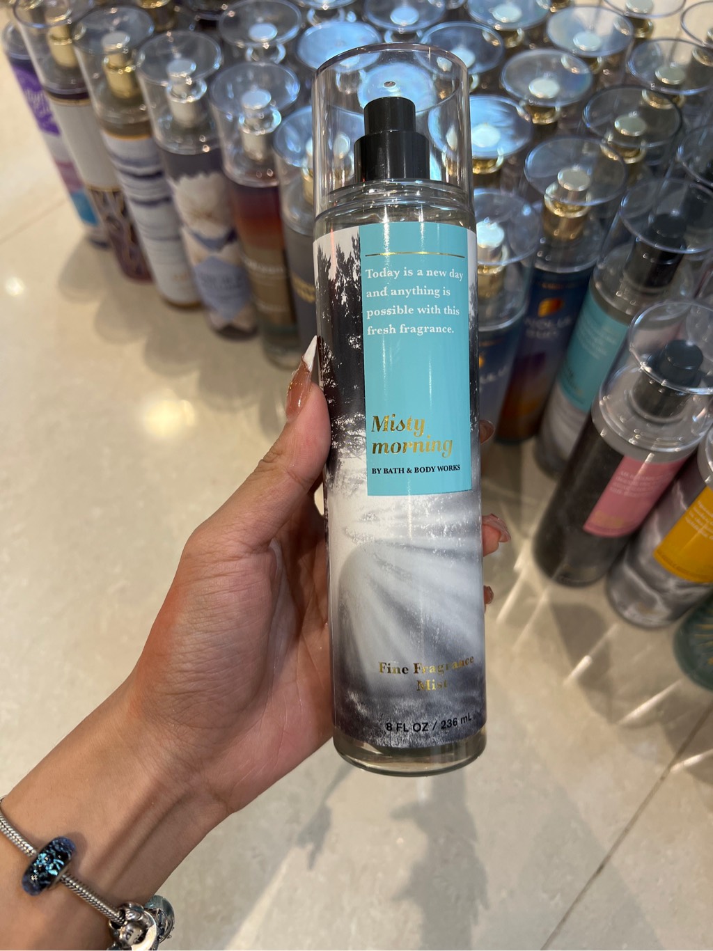 Xịt thơm Bath & Body Works 236ml