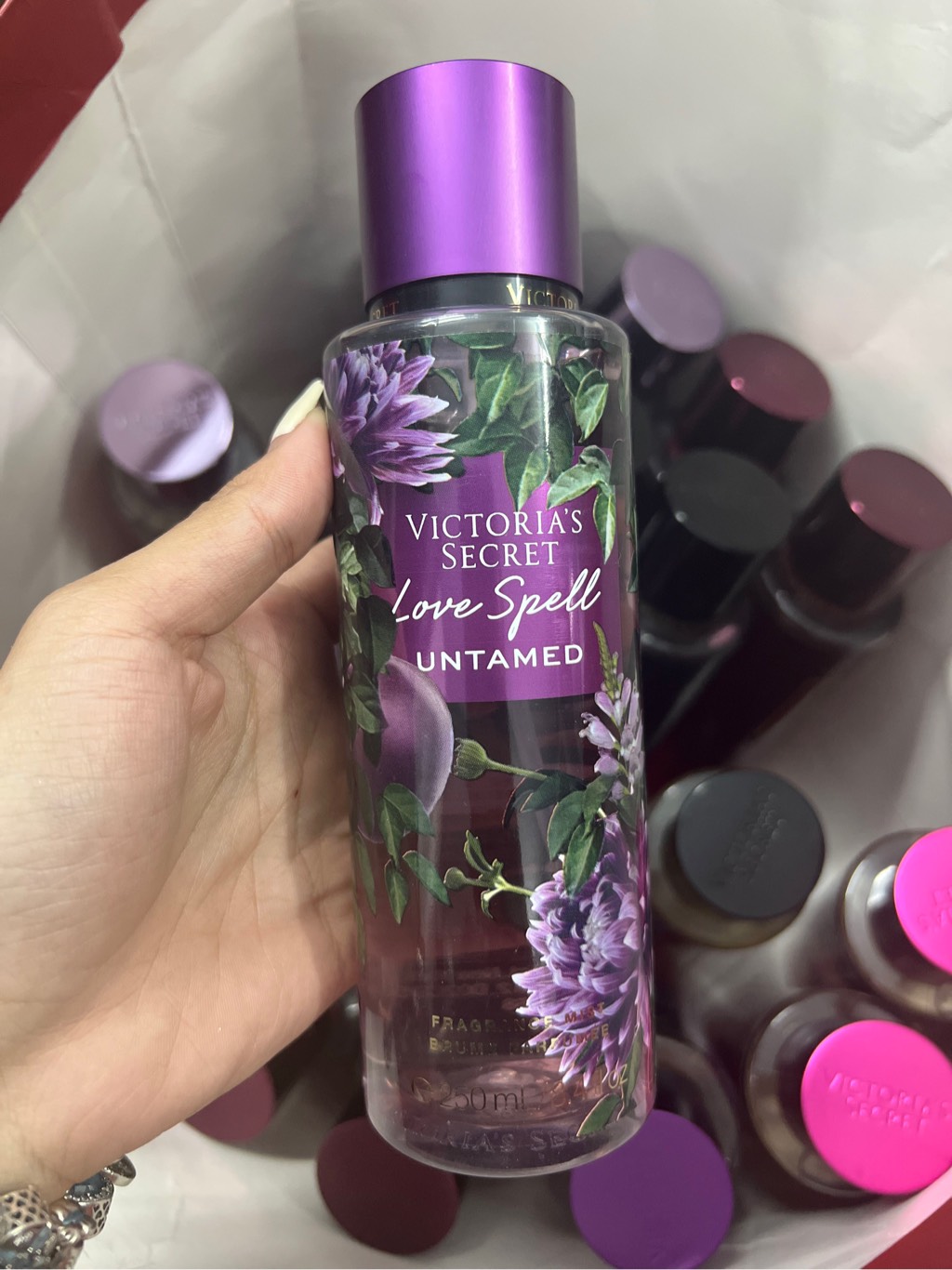 Xịt thơm Body Mist Victoria 250ml