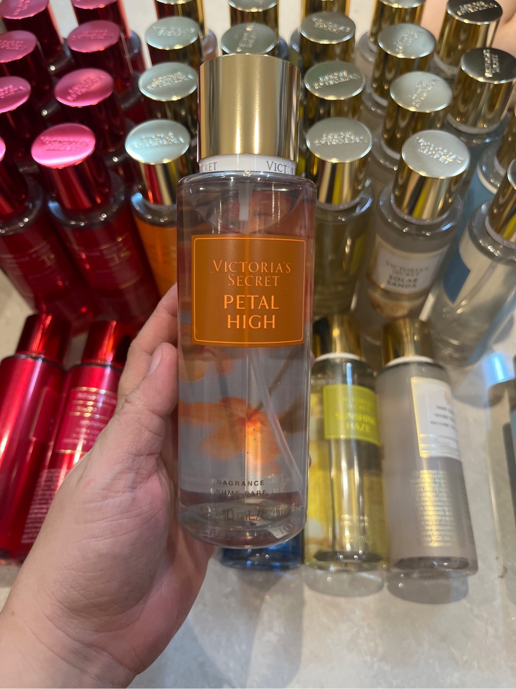 Xịt thơm Body Mist Victoria 250ml
