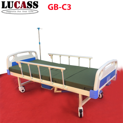 Giường y tế 2 tay quay 1 cần gạt bô có bàn ăn Lucass GB-C3