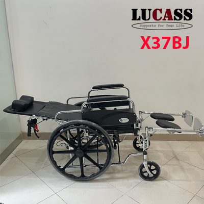 Xe lăn Lucass X37BJ có bô vệ sinh ngả nằm bánh đúc