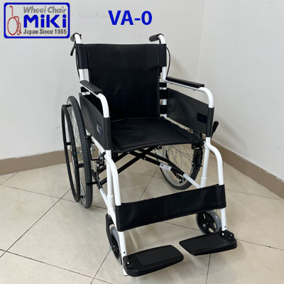 Xe lăn Miki Nhật Bản VA-0 cải tiến, có phanh tay và chỗ cắm cọc truyền dịch