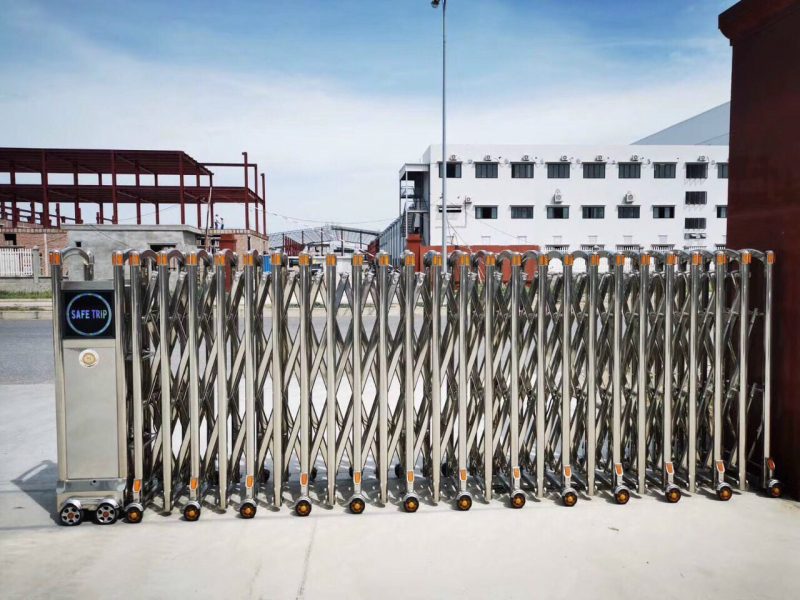 Cửa cổng xếp inox điện