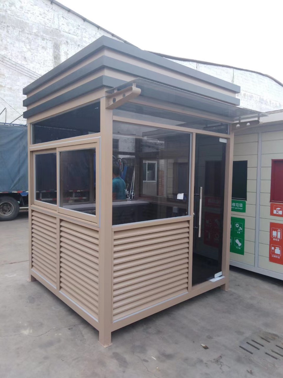 bot-bao-ve-khung-thep-c4
