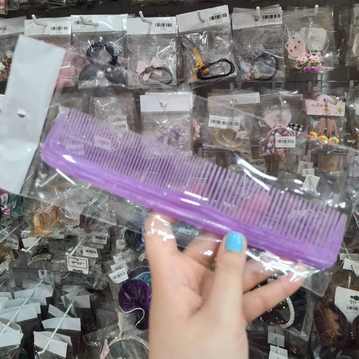 Lược Chải Tóc Nhựa Màu 2 Răng (Giao Màu Ngẫu Nhiên)