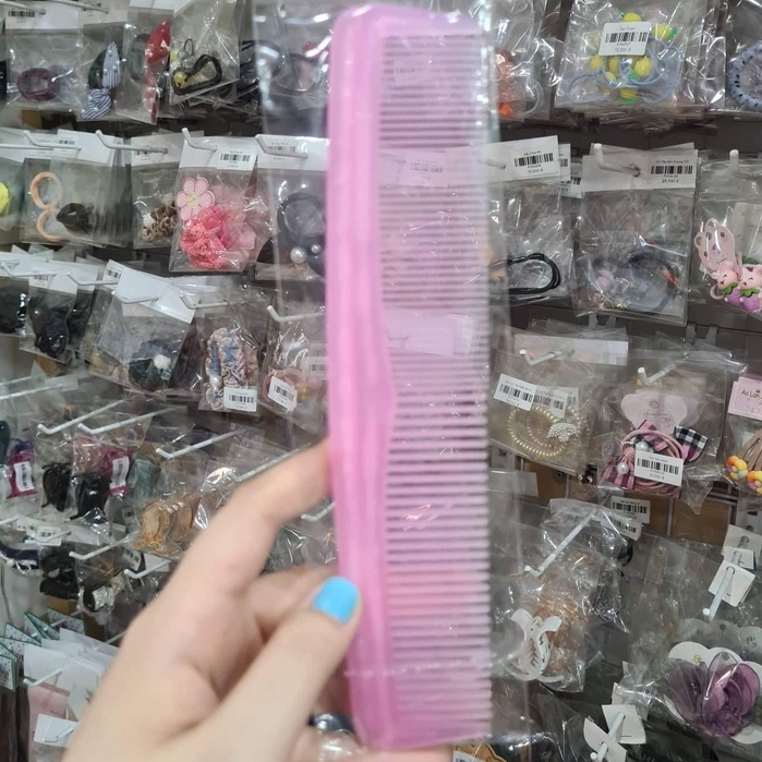 Lược Chải Tóc Nhựa Màu 2 Răng (Giao Màu Ngẫu Nhiên)