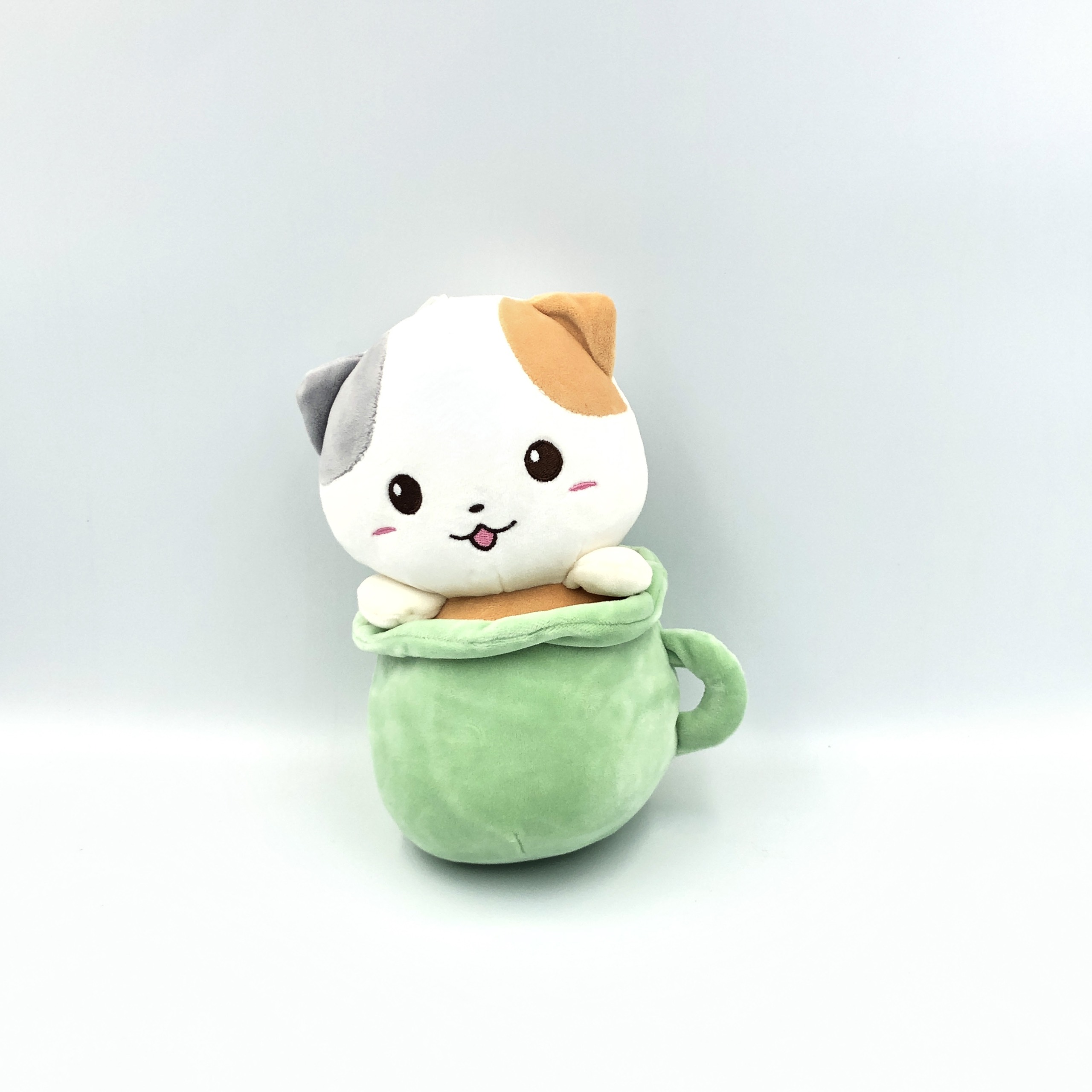 Thú Nhồi Bông Mèo Trong Ly (22cm)