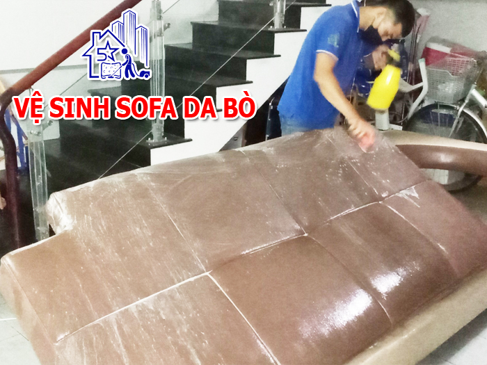 Vệ sinh sofa bọc da bò uy tín chất lượng cao tận nơi tại TNCare