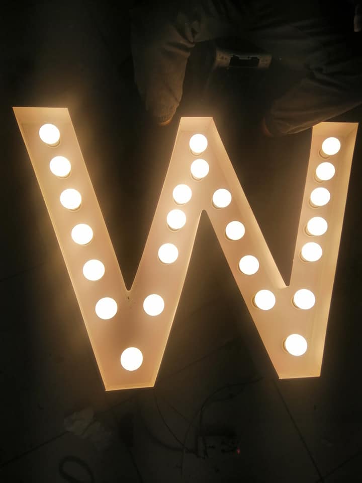 mau-bang-hieu-chu-noi-co-gan-den-sang-moi-nhat-2020