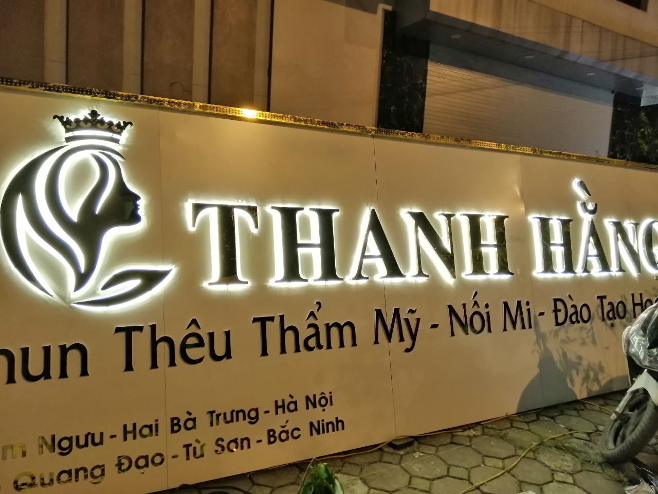 ????THI CÔNG BIỂN QUẢNG CÁO CHỮ SÁNG CHÂN - lam bien quang cao | Làm ...