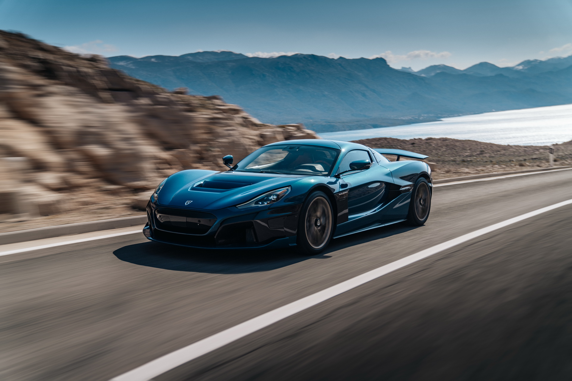 RIMAC NEVERA – SIÊU XE ĐIỆN GIÁ 2,4 TRIỆU USD