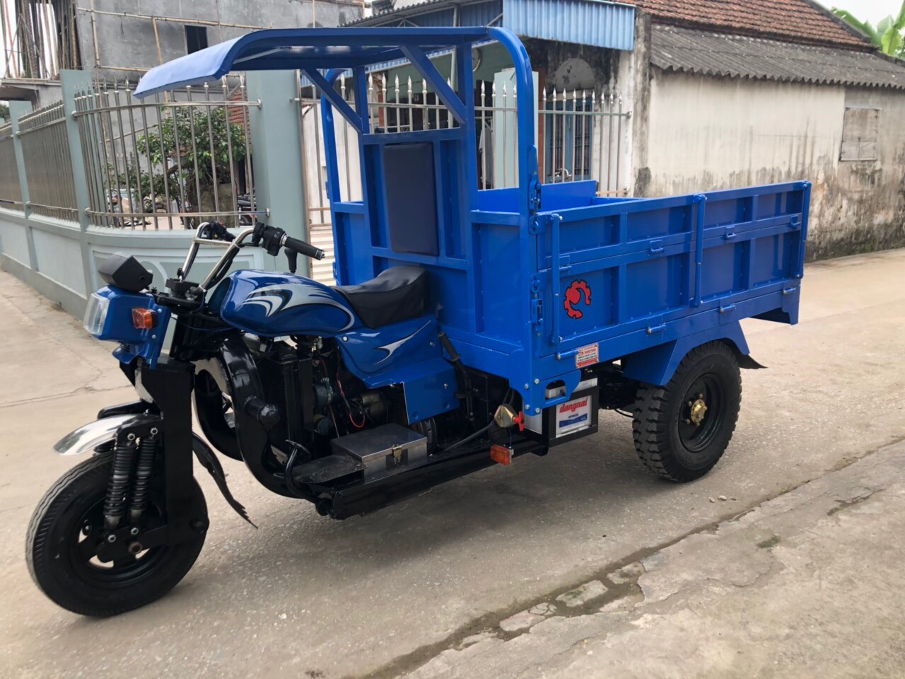 xe lôi ba bánh