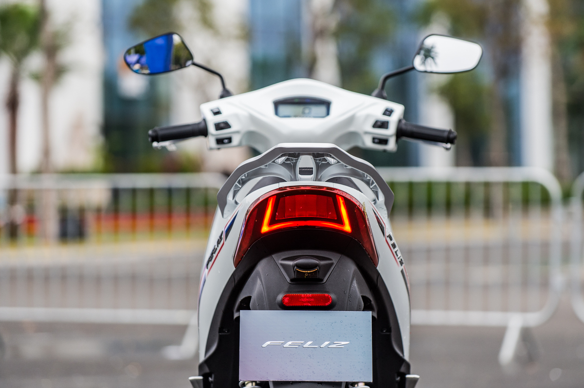 VinFast Feliz - xe máy điện  vừa miếng  cho khách Việt VinFast Feliz - xe máy điện  vừa miếng  cho khách Việt