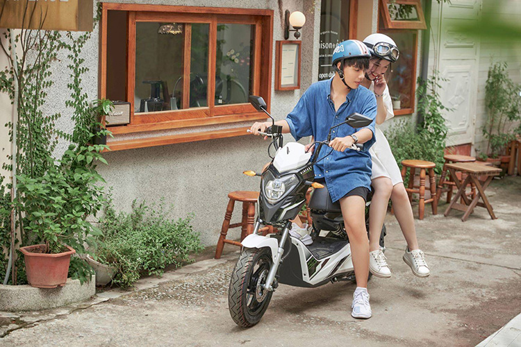 xe điện vinfast impes milky sky