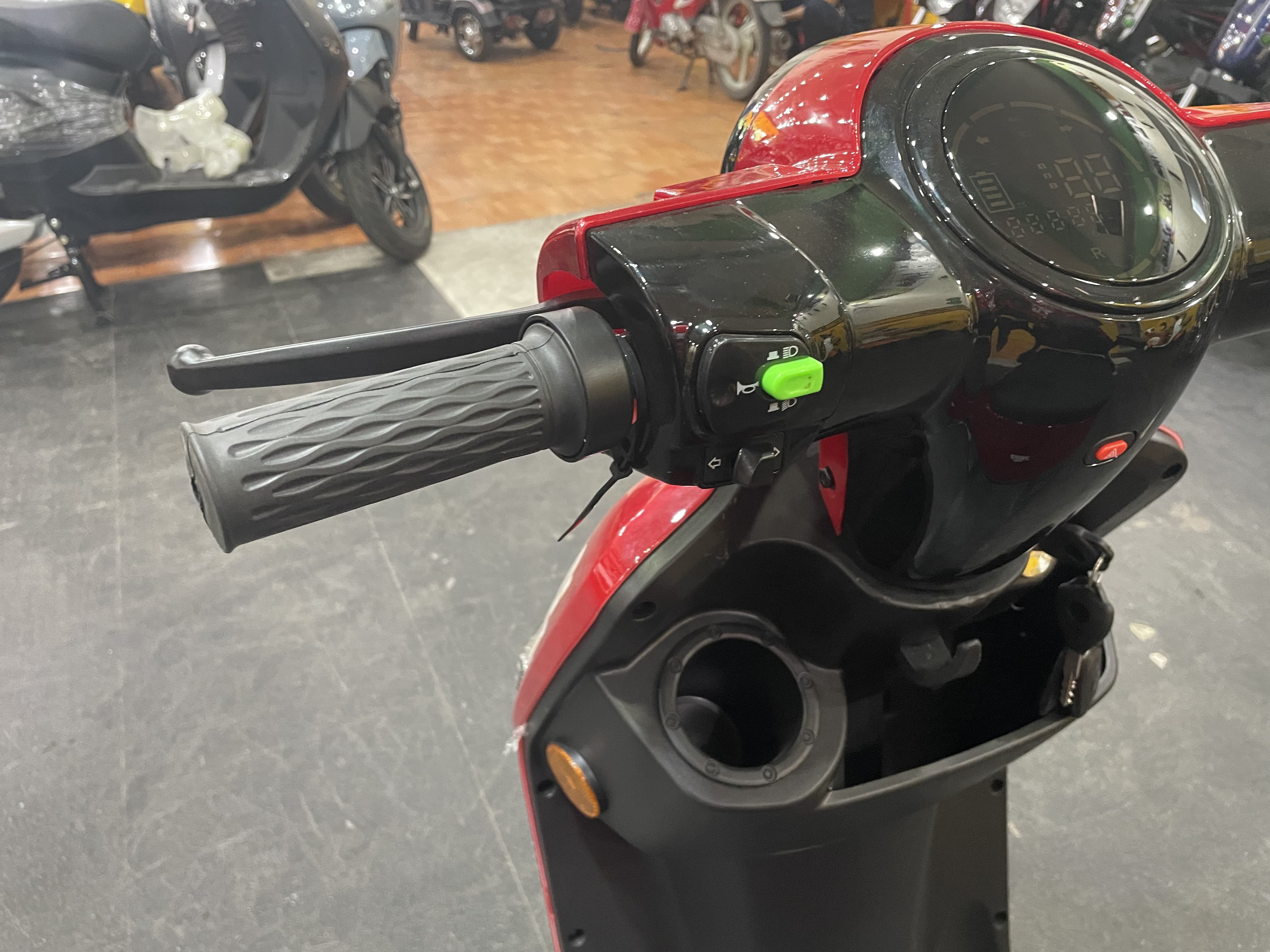 XE ĐIỆN 3 BÁNH SUPER R PHIÊN BẢN