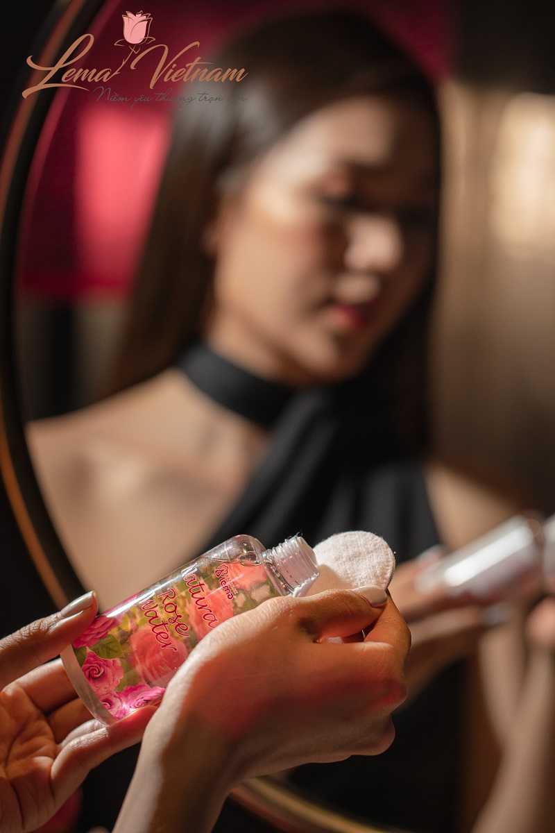 cách sử dụng nước hoa hồng
