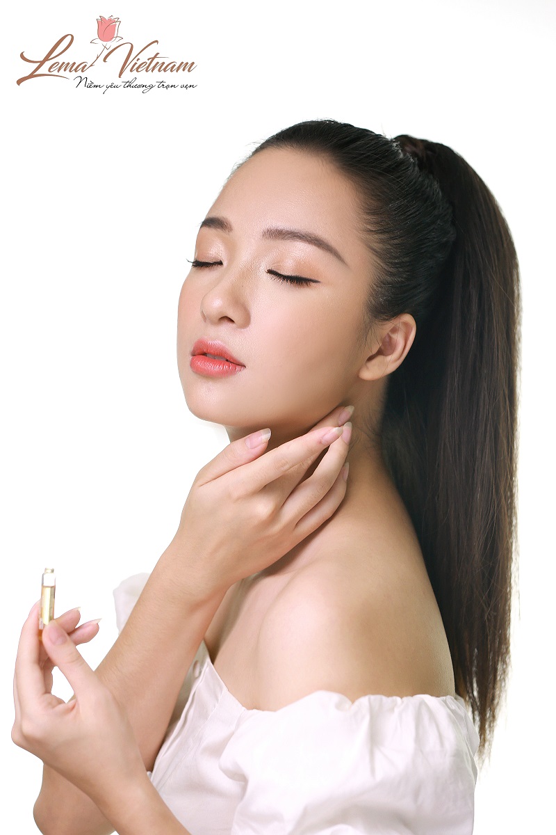 cách sử dụng nước hoa tinh dầu hoa hồng lema