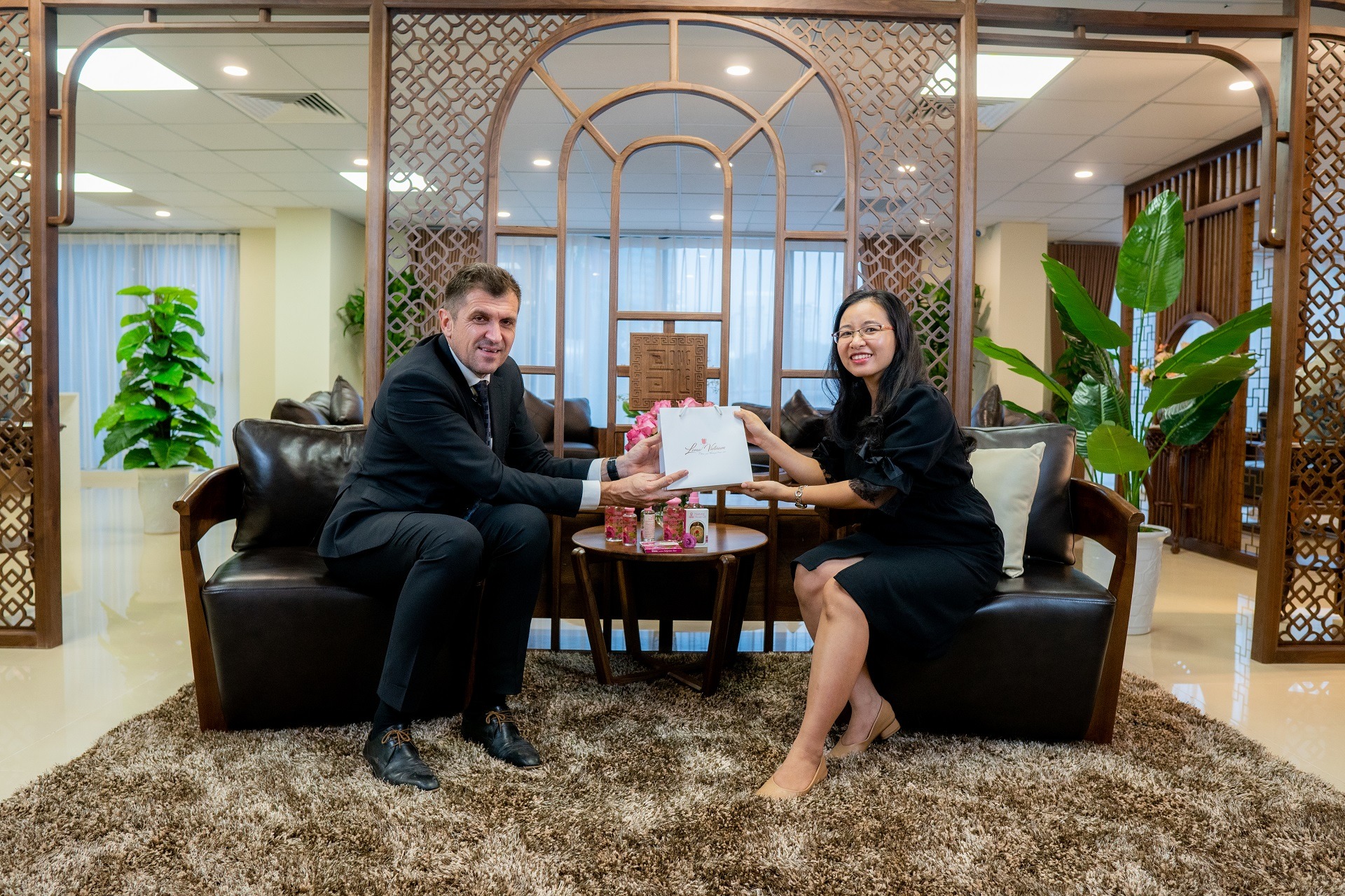 Nước hoa hồng thương hiệu Lema