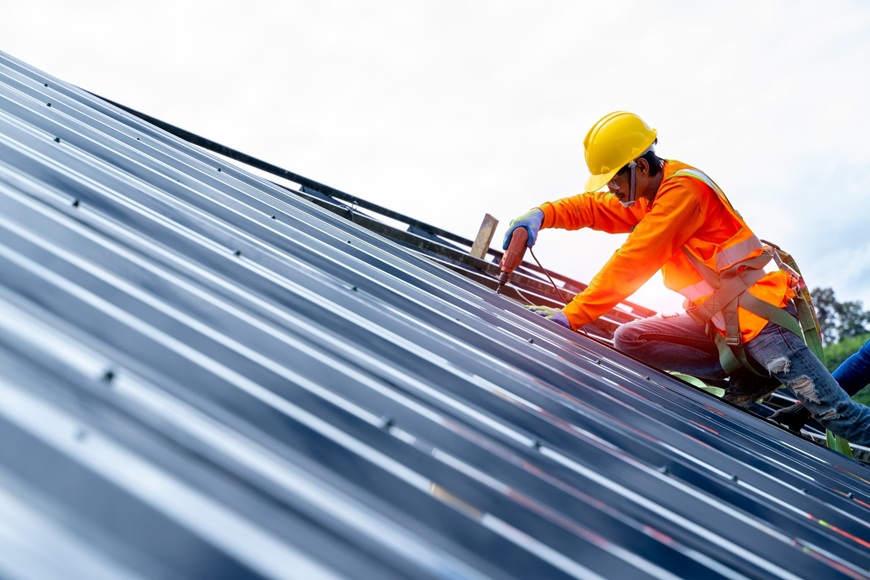 Những lưu ý quan trọng khi lắp đặt tôn lợp mái Vitek
