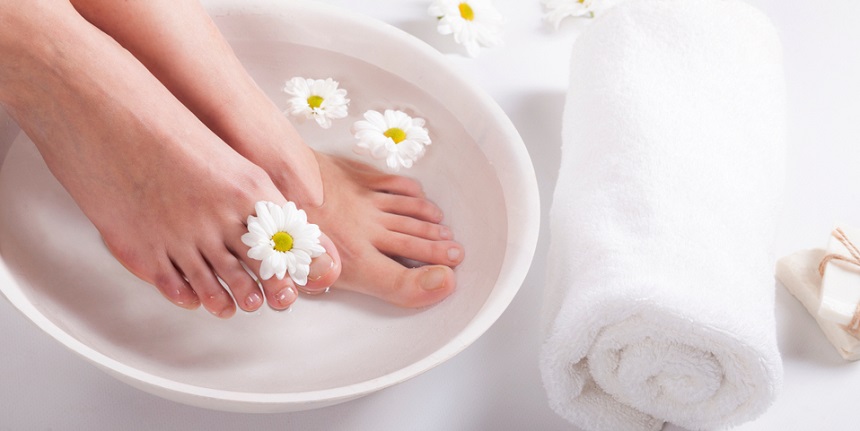 Hướng dẫn ngâm chân nước nóng trước khi đi ngủ đúng cách 