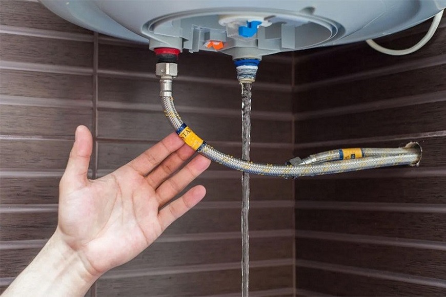 Van xả áp bình nóng lạnh bị chảy nước phải xử lý thế nào?