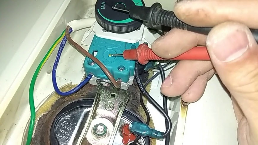 Tháo rơle ra khỏi thiết bị