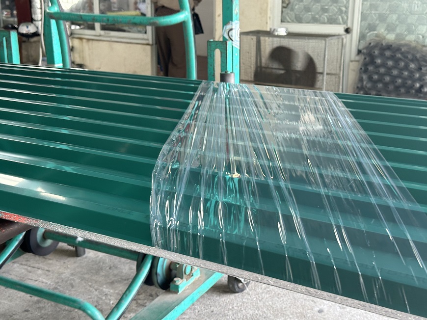 Bảo quản tôn xốp cách nhiệt ở nơi thoáng đãng, tránh ẩm mốc