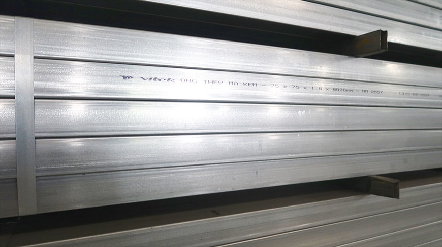 Cận cảnh thép hộp mạ kẽm có lớp mạ kẽm đạt chuẩn 