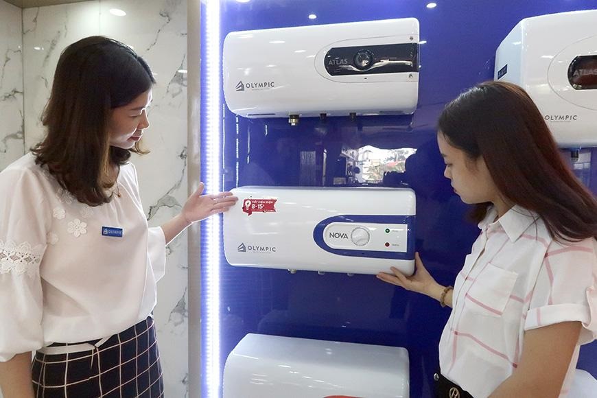 Mua bình nóng lạnh ngang khoảng 12 triệu tại các địa chỉ uy tín