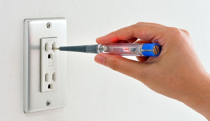Kiểm tra nguồn cung cấp điện cho thiết bị