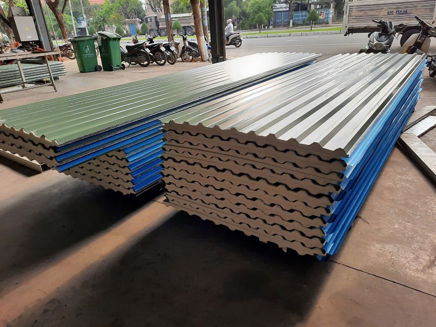 Bảo quản tôn ở nơi khô ráo thoáng mát, tránh ánh nắng trực tiếp