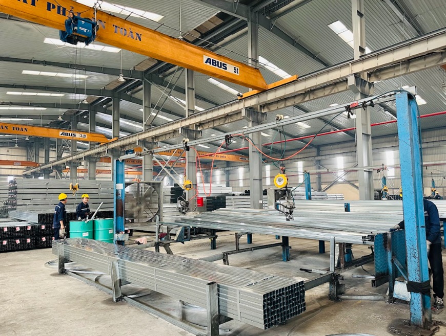 Lớp mạ kẽm hoàn hảo từ độ dày đến chất lượng giúp tăng khả năng chống ăn mòn trong điều kiện khí hậu khắc nghiệt