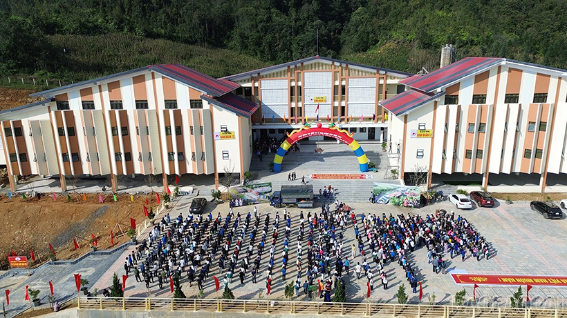 Trường phổ thông nội trú Tiểu học và Trung học cơ sở Y Tý -Lào Cai