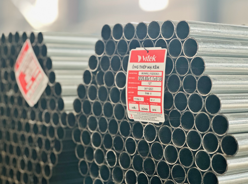  Ống thép tròn mạ kẽm phi 59 Vitek được sản xuất dưới dây chuyền hiện đại
