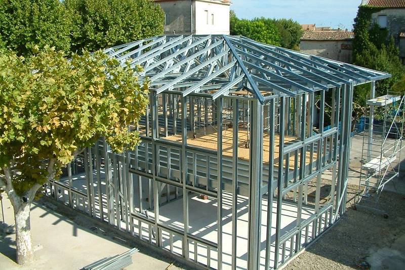 Thép hộp mạ kẽm Vitek là vật liệu chủ đạo trong kết cấu khung nhà thép tiền chế