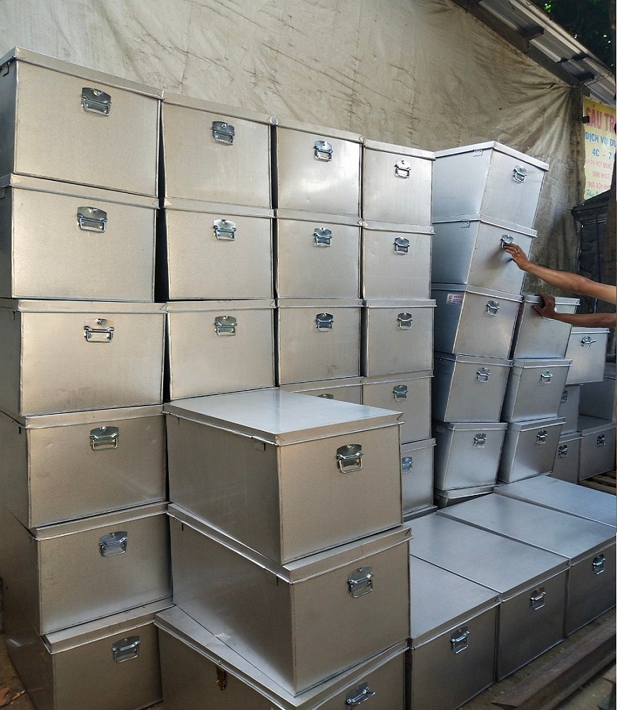 Tôn lạnh Vitek có thể được gia công thành các loại thùng, hộp đựng hàng hóa với nhiều kích thước và hình dạng khác nhau