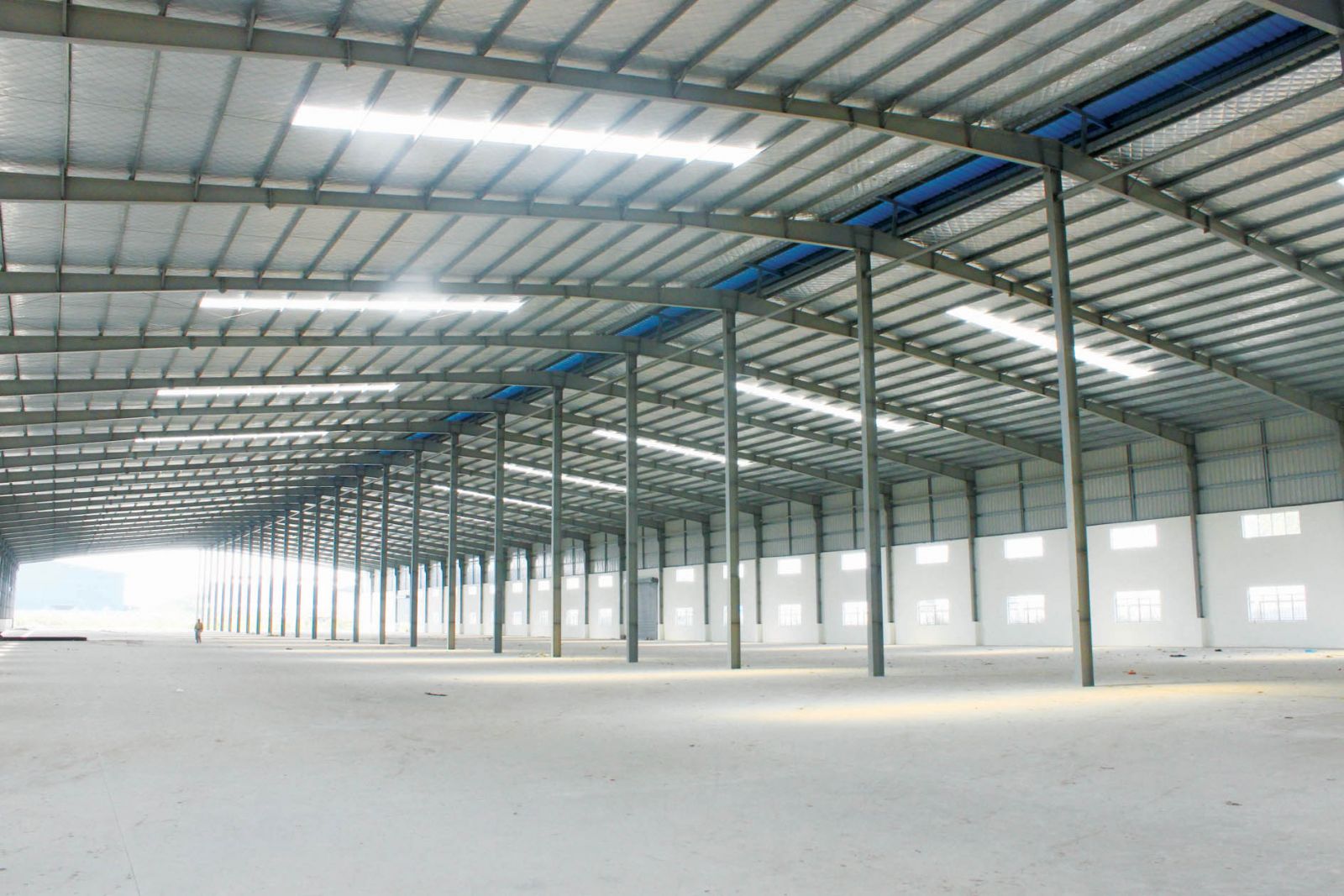 Nhà xưởng khung thép mái tôn