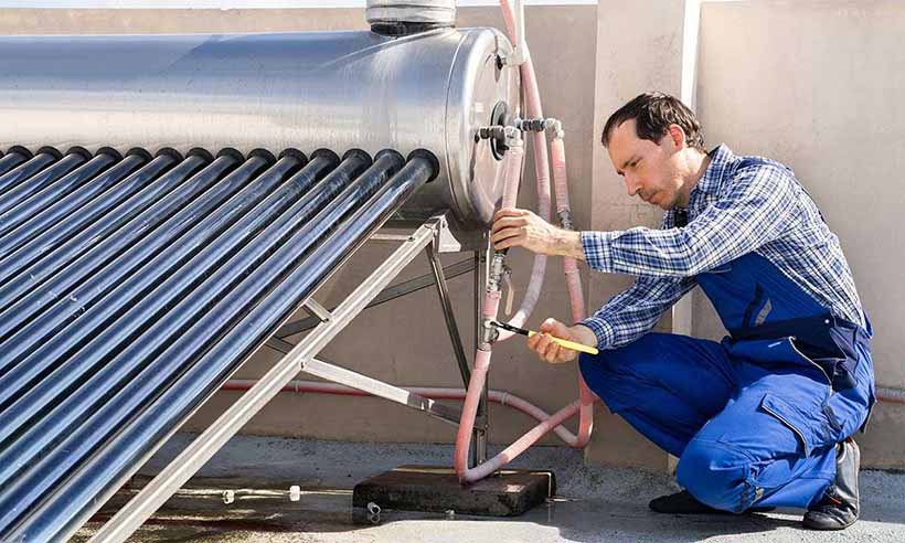 Chú ý đến mối hàn nếu phát hiện máy năng lượng mặt trời rỉ nước