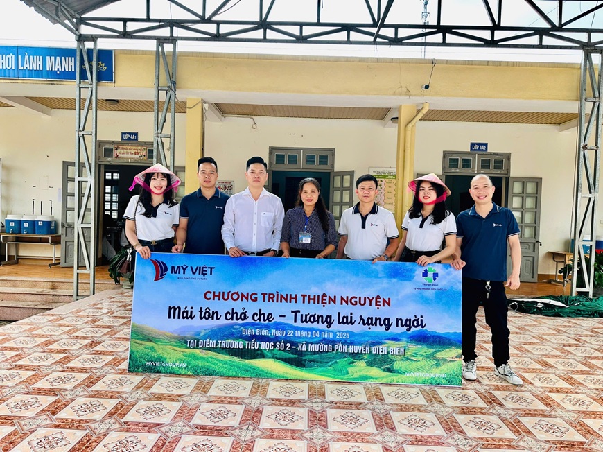 Chương trình thiện nguyên “Mái tôn chở che - Tương lai rạng ngời” mang hy vọng lên vùng cao Điện Biên