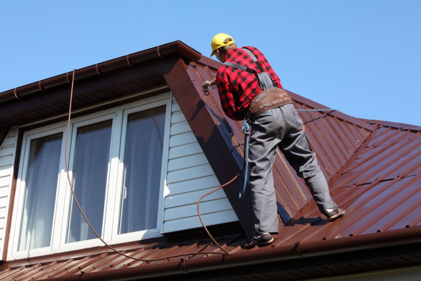 Chuẩn bị đầy đủ các vật liệu, công cụ cần thiết và có kế hoạch cụ thể khi lắp đặt tấm lợp mái