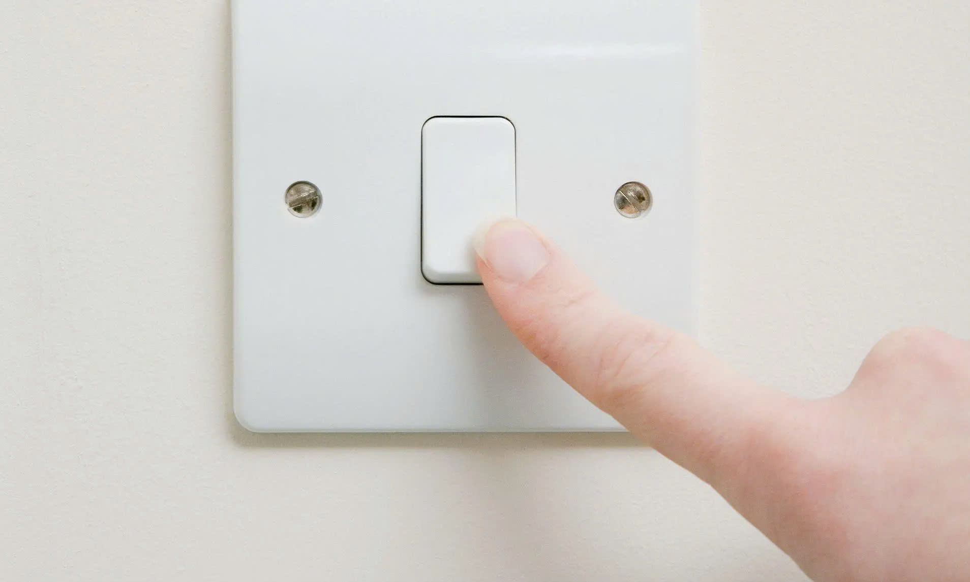 Tắt bình nóng lạnh khi không sử dụng để tiết kiệm điện và không gây hư hại cho bình