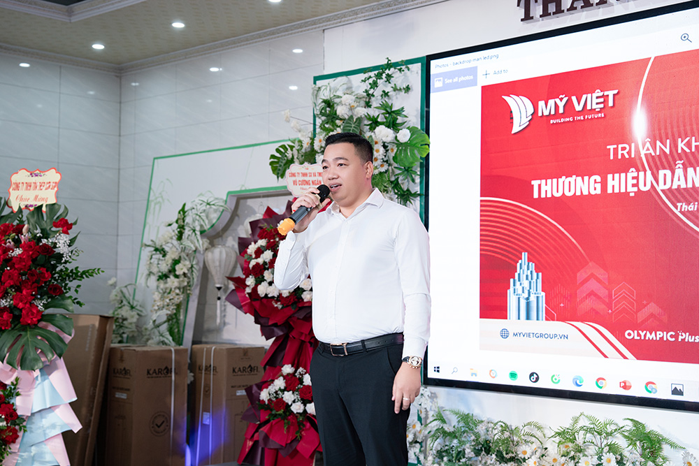 Giám đốc kinh doanh ngành tôn thép công ty Mỹ Việt phát biểu tại sự kiện
